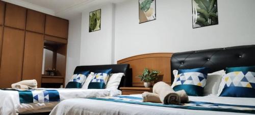 Kampung Surabaya Apartamento | Riverbank Suites - River View Level 11, Sleeps 7