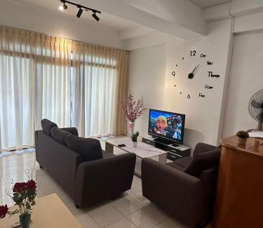 Kampung Surabaya Apartamento | Riverbank suites waterfront 507