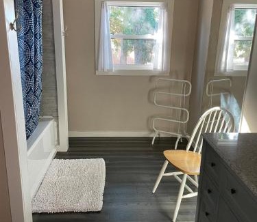 Middletown Casa | Riverbed House with hot tub