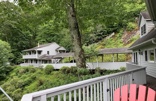 Burnsville Casa | Riverbend; 5 BR House on Mt. Mitchell Golf Course
