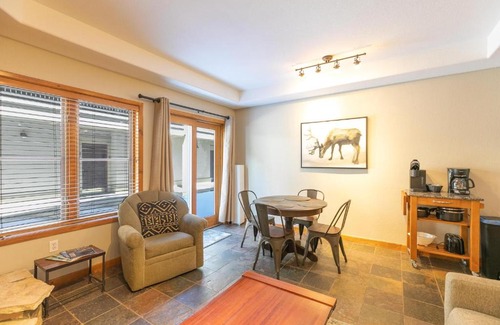 Four O'Clock Casa | Riverbend Centennial Run Condo Ski In Ski Out