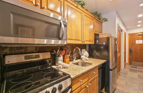 Four O'Clock Casa | Riverbend Centennial Run Condo Ski In Ski Out