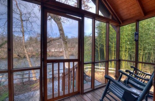 Bryson City Hotel | Riverbend Lodging