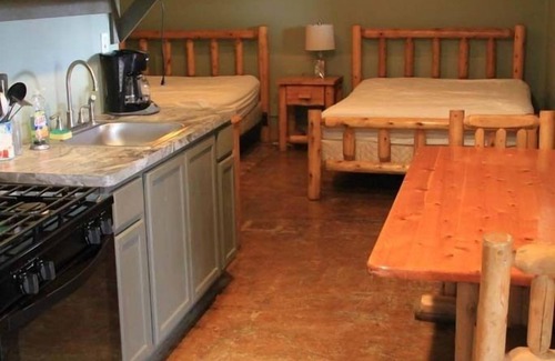 Uvalde County Hotel | Riverbend on the Frio Motel 12
