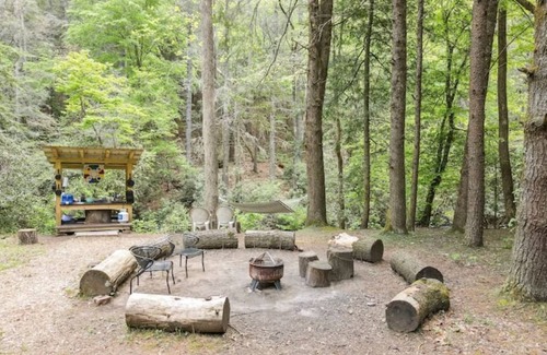 Suches Cabina | Riverbright Treehouse on the Toccoa