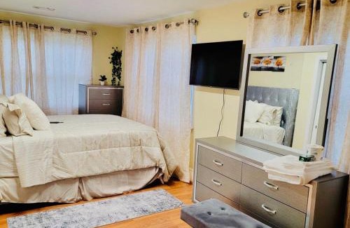 East Riverdale Casa | Riverdale Retreat Spacious 4BR DC Access
