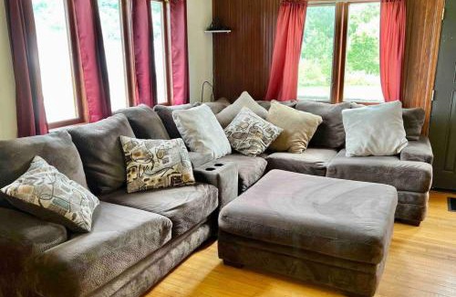 St. Joseph Casa | Riverfront 2 bdrm Jacuzzi Cabin with Sunset Balcony