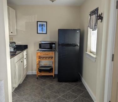 Edgecomb Apartamento | Riverfront 2nd floor with balcony Sheepscot Harbour Vacation Club Studio #210