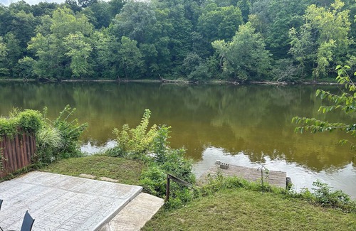 Rockfield Casa | Riverfront 3BR Retreat Sleeps 8 Peaceful Tippecanoe Getaway