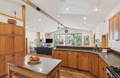 Grantsdale Casa | Riverfront 4 bed/3bath home on Bitterroot River plus a Pickleball Court