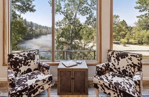 Grantsdale Casa | Riverfront 4 bed/3bath home on Bitterroot River plus a Pickleball Court