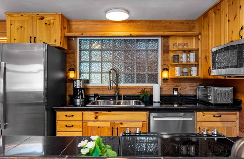 Gold Bar Cabina | Riverfront A-Frame Cabin/Chalet on 1 acre sleeps 10 - paradise...