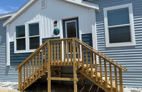 Welaka Casa | RIVERFRONT BRAND NEW BEAUTIFUL 3-BR Home Welaka, Deck, Dock BRING YOUR OWN BOAT!