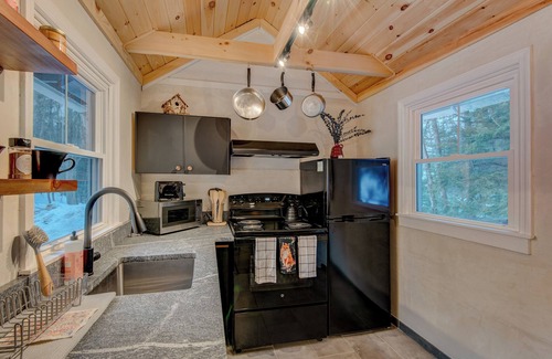 Keene Cabina | Riverfront Cabin in Adirondack High Peaks