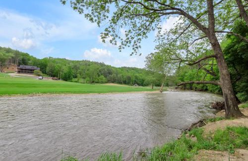 Crumpler Casa | Riverfront Cabin in Crumpler- Sleeps 6, 30 Mins to West Jefferson