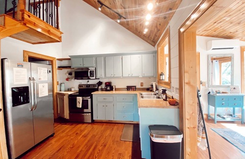 Dahlonega Cabina | Cozy, Private Waterfront Cabin - 1 mile from Dahlonega Wine Trail