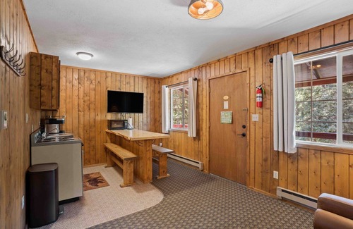 Almont Casa | Riverfront Cabins: Fish, Raft & Ride in Colorado's Outdoor Playground