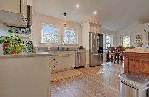 Kennebunk Casa | Riverfront! Close to Dock Square & Beach! KBK/KPT