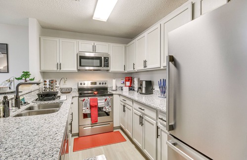 Columbia Apartamento | Riverfront Columbia Condo: 4 Mi to Usc!