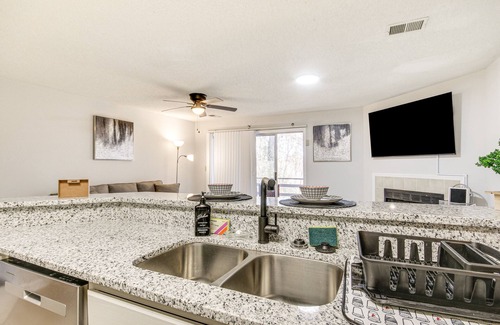Columbia Apartamento | Riverfront Columbia Condo: 4 Mi to Usc!