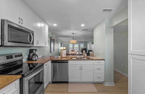 Port Charlotte Apartamento | Riverfront Condo w Water Views-Heated Pool