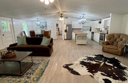 Thomaston Casa | Riverfront Cottage with Island on the Flint River