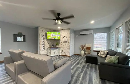 Dennis Casa | Riverfront, Fire Pit, Arcade room, Pool Table, Air Hockey, Table Tennis, kayaks!