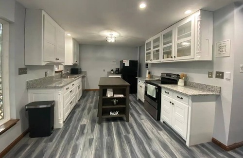 Dennis Casa | Riverfront, Fire Pit, Arcade room, Pool Table, Air Hockey, Table Tennis, kayaks!
