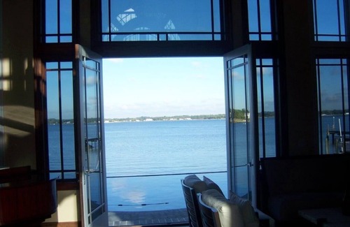 Monmouth Beach Casa | Riverfront Gem En parte más ancha de Río Shrewsbury