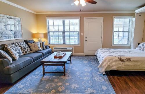 Townsend Hotel | Riverfront Gem
