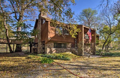 Mammoth Spring Casa | Riverfront Getaway with Treehouse, Fire Pit and Deck!