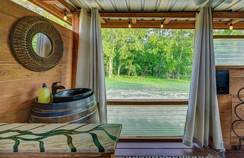 Marble Falls Cabina | Riverfront | Glamping| Yurt | Hot Tub | Firepit | Kayaks