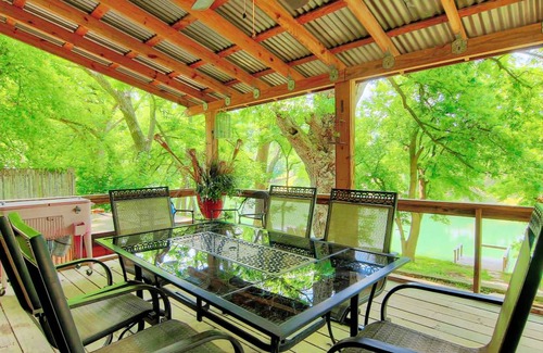 New Braunfels Casa | Riverfront Haven PRD 1062