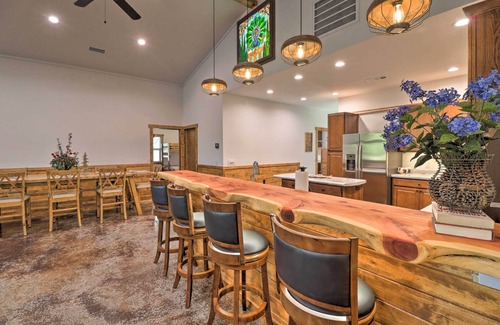 Lone Rock Casa | Riverfront 'Heaven on the White' w/ Covered Patio!