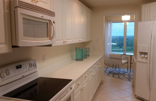 Edgewood Condominio | Riverfront High Rise Sofisticación Centro de Fort Myers ¡Hermosas vistas!