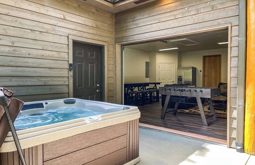 Fall River Estates Cabina | Riverfront Home at the entrance of Rocky Mountain National Park