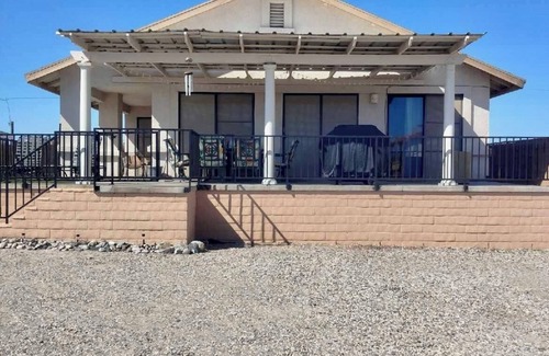 Mohave Valley Casa | Casa frente al río con playa y rampa de lanzamiento
