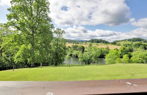 Bristol Cabina | Casa frente al río en el sur del río Holston Perfecto para pescar, caminar, relajarse