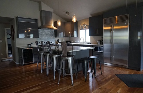 South Fork Casa | Riverfront Home on the Rio Grande w/ Great Kitchen, WiFi & Washer/Dryer