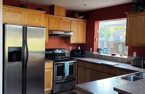 Gold Bar Casa | Riverfront home out your back door! Ski, Hike, Kayak, Beach, BBQ, Hammock, Relax