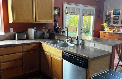 Gold Bar Casa | Riverfront home out your back door! Ski, Hike, Kayak, Beach, BBQ, Hammock, Relax
