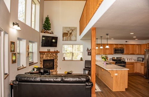 San Juan River Village Casa | Riverfront home surrounded by San Juan Nat'l Forest