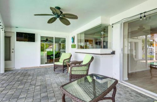 Horti Casa | Riverfront Home with Private Dock on Merritt Island!