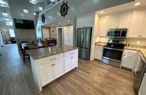Mentone Casa | Riverfront Home with Hot Tub - Brushy Creek Lodge