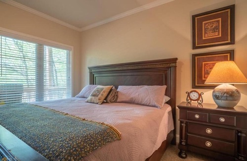Helen Casa | Riverfront home within walking distance of Helen