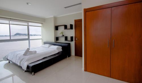Las Peñas Apartamento | Riverfront I 2, piso 4, suite vista al rio, Puerto Santa Ana, Guayaquil