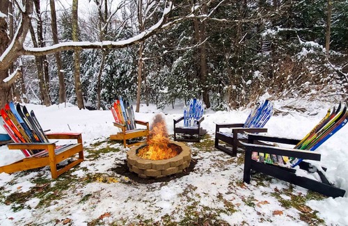 Stephentown Center Casa | Riverfront Jiminy Ski Lodge