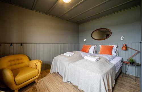 Hella Casa | Riverfront Lodge Hella