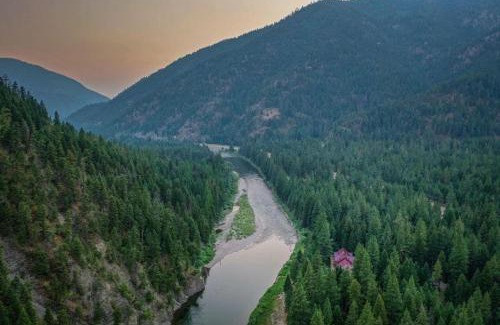 Greenough Casa | Riverfront Lodge On The Blackfoot