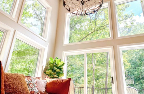 Union Mills Cabina | Riverfront Luxury Retreat in 75-Acre Forest... Hike, Kayak, and Soak